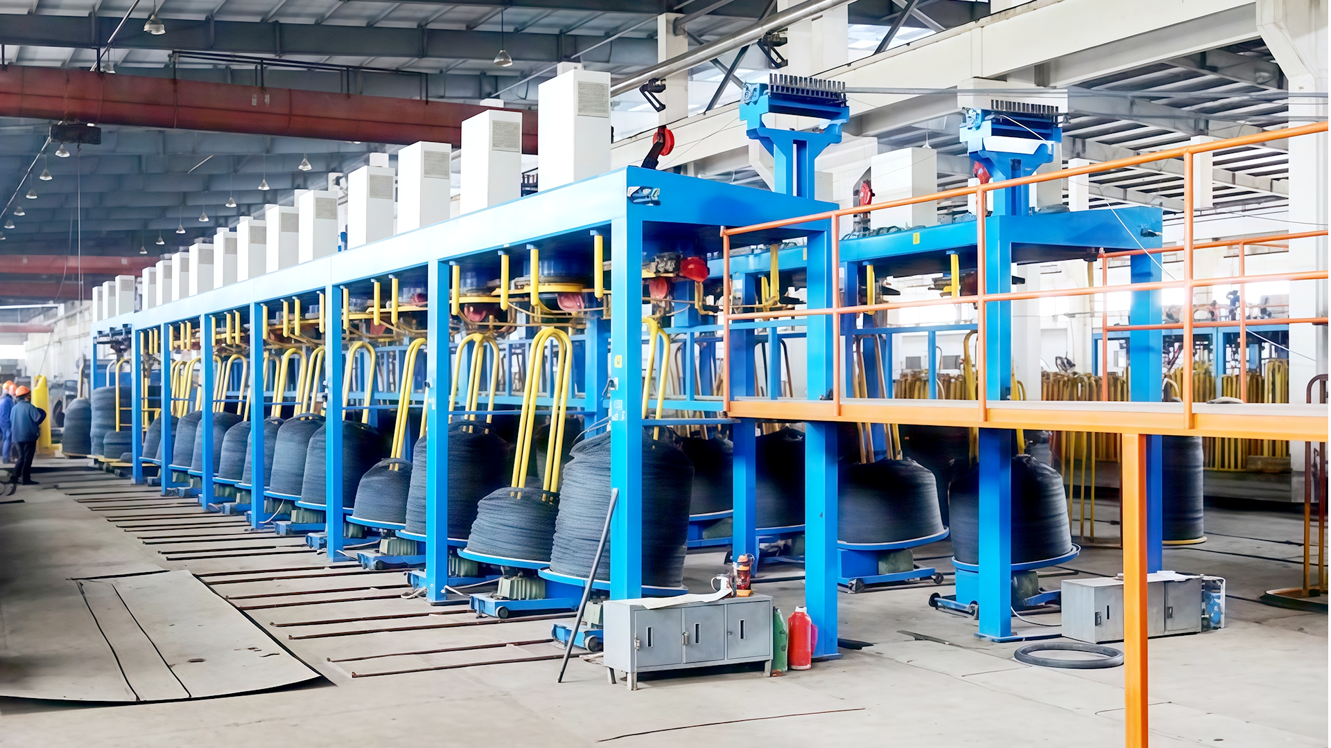 Jak stroj na navíjení drátu zajišťuje rovnoměrné napětí během procesu navíjení drátu?