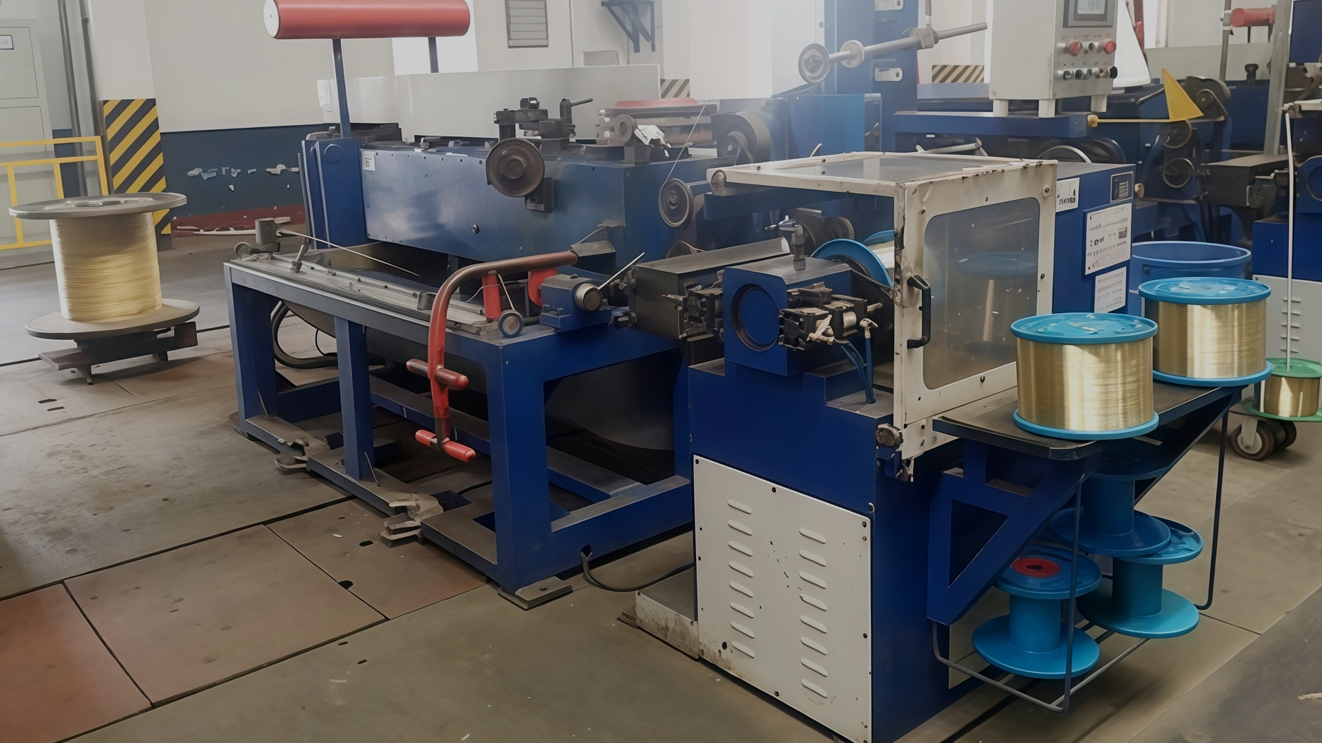 Jaký druh chladicího systému používá stroj na tažení drátu pro vysokorychlostní operace?